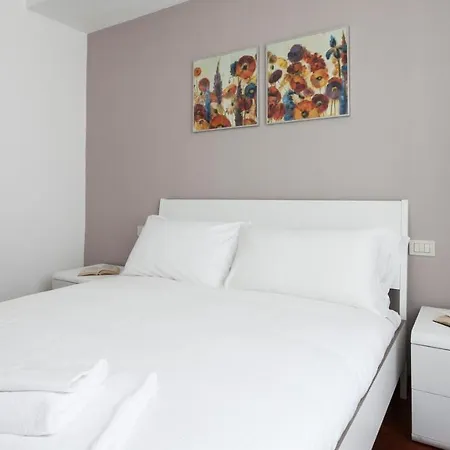 Apartament Italianway-cola Montano Mediolan